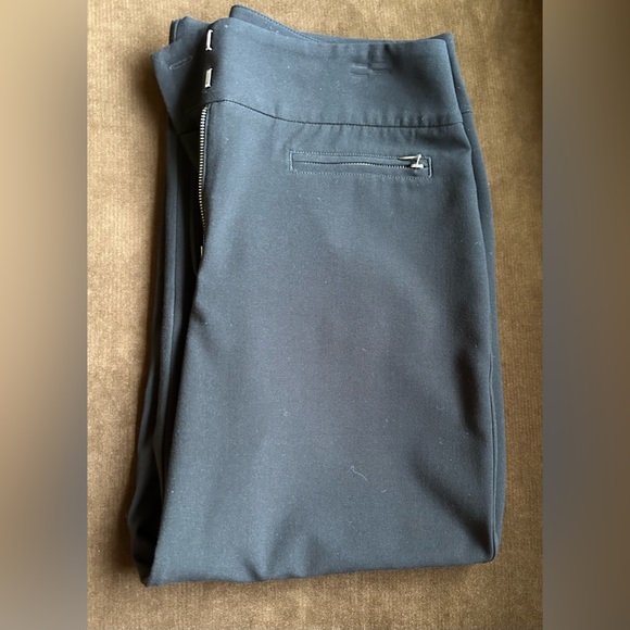 Chicos Black Capri Dress Pants  Roll Tab Cuff Sz 1.5 Zipper Front Pockets - Picture 3 of 14